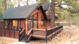 Incredible New Lodge walking distance to Snow Summit!  Spa!