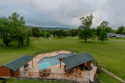 Tennessee Royalty on 2.5 Acres. Pool/Spa Estate! Views! Outdoor Kitchen!