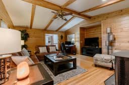 Tennessee Royalty on 2.5 Acres. Pool/Spa Estate! Views! Outdoor Kitchen!