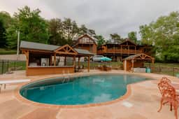 Tennessee Royalty on 2.5 Acres. Pool/Spa Estate! Views! Outdoor Kitchen!