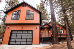 Incredible New Lodge walking distance to Snow Summit!  Spa!