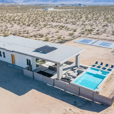 Desert Seclusion offers Pickleball, Pool, Spa, incredible stargazing