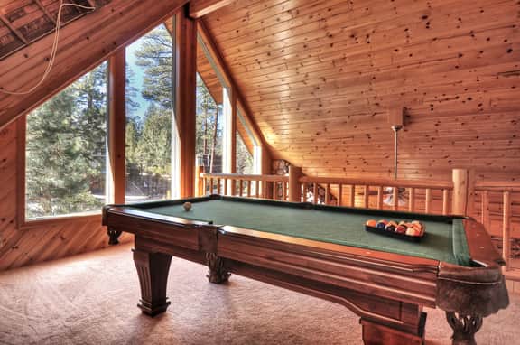 Pine Lodge at Snow Summit.  Spa and Pool Table!