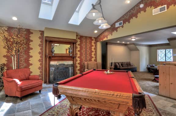 Estate by the Lake! outdoor Pool! 7000 square feet!