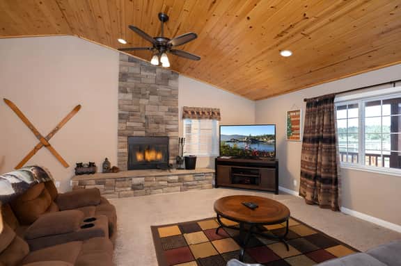 Spa & Game Room - Family-Friendly Big Bear Retreat