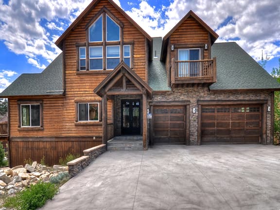 Castle Glen Dream Estate! Spa, movie theater, lake and mountain views!