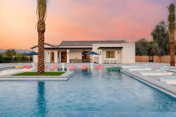 Nahana Desert Oasis with massive pool, pickleball, beach volleyball, bocce!