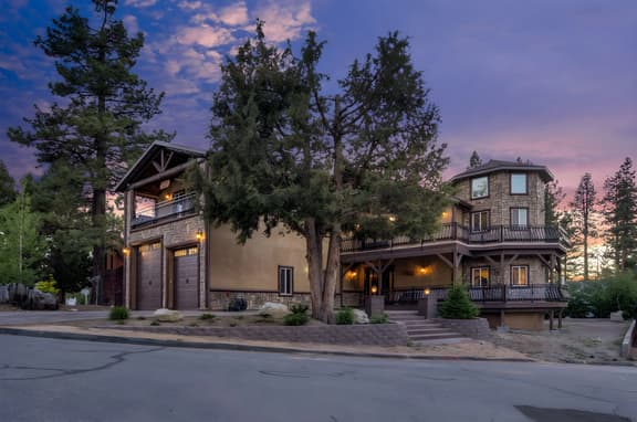 Incredible Big Bear Estate, pool table, spa, views! AC!!